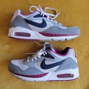 Nike Air Max Correlate women's shoes Size 8.5
